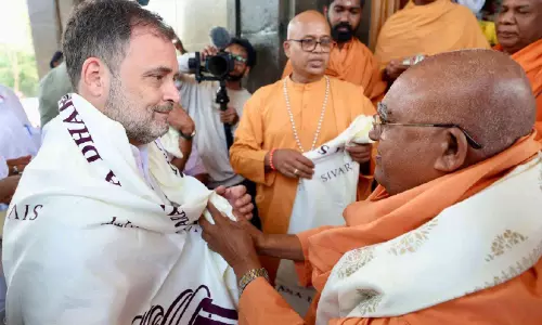 പിന്നാക്കക്കാർക്ക് ജയിക്കാവുന്ന സീറ്റുകൾ നൽകണമെന്ന് രാഹുലിനോട് ശിവഗിരി മഠം