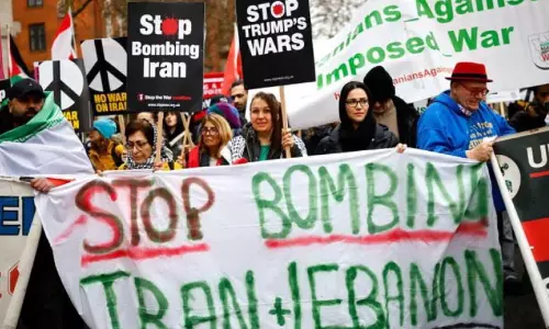 അമേരിക്കൻ പതനത്തിന് ആക്കം കൂടുന്നു