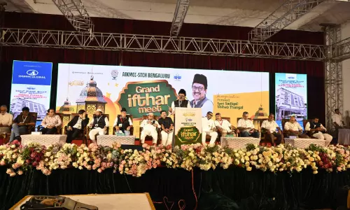 യുദ്ധം തുടങ്ങിയവർ തന്നെ അത് അവസാനിപ്പിക്കട്ടെ; ലോകത്ത് സമാധാനം പുലരാൻ പ്രാർഥിക്കാം - സയ്യിദ് സാദിഖലി ശിഹാബ് തങ്ങൾ