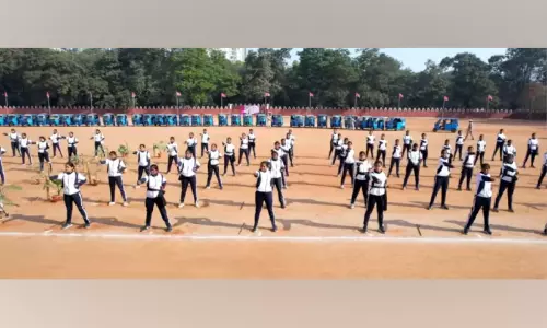 വ​നി​ത പൊ​ലീ​സ് പ്ലാ​റ്റൂ​ണു​ക​ൾ പ്ര​ത്യേ​ക പ​രേ​ഡ്