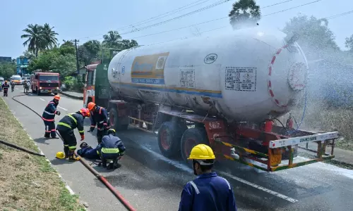 ജില്ല ദുരന്ത നിവാരണ അതോറിറ്റി മോക്ഡ്രില്‍ നടത്തി