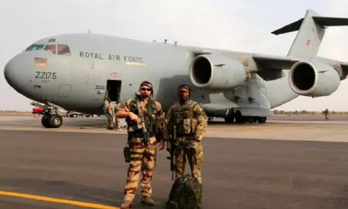 ‘ആവശ്യമെങ്കിൽ ബ്രിട്ടീഷ് യുദ്ധ വിമാനങ്ങൾ സുരക്ഷയൊരുക്കും’ - ബ്രിട്ടീഷ് അംബാസഡർ ‘ആവശ്യമെങ്കിൽ ബ്രിട്ടീഷ് യുദ്ധ വിമാനങ്ങൾ സുരക്ഷയൊരുക്കും’ - ബ്രിട്ടീഷ് അംബാസഡർ