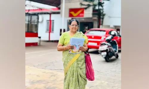 കാ​ൽ​ന​ട​യാ​യി ത​പാ​ൽ വി​ത​ര​ണം നാ​ല്​ പ​തി​റ്റാ​ണ്ട്​ പി​ന്നി​ട്ട്​ സു​ശീ​ല