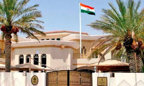 നി​ർ​ദേ​ശ​ങ്ങ​ൾ ക​ർ​ശ​ന​മാ​യി പി​ന്തു​ട​രു​ക