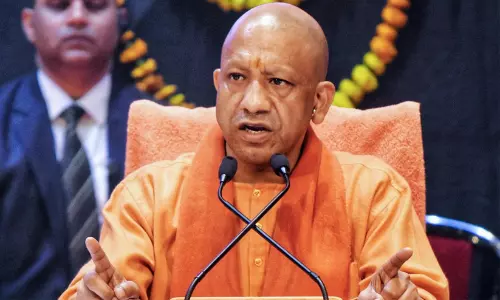 പെൺകുട്ടികൾക്ക് 25,000 രൂപയുടെ പാക്കേജ്; വൻ പ്രഖ്യാപനവുമായി യോഗി ആദിത്യനാഥ്