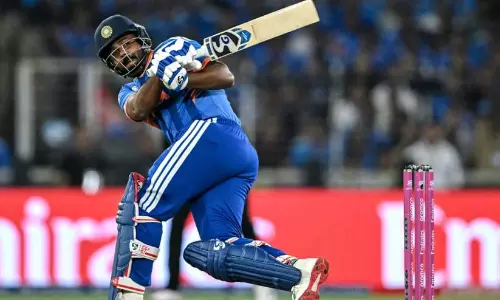 കാത്തിരിപ്പിന്റെ പുഴ, വിജയത്തിന്റെ കടൽ - ഹീറോയായി സഞ്ജു സാംസൺ കാത്തിരിപ്പിന്റെ പുഴ, വിജയത്തിന്റെ കടൽ - ഹീറോയായി സഞ്ജു സാംസൺ