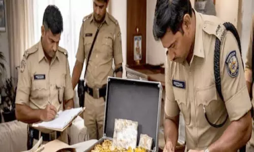 ബി.​ഡി.​എ ഉ​ദ്യോ​ഗ​സ്ഥ​ന്റെ വീ​ട്ടി​ൽ ലോ​കാ​യു​ക്ത റെ​യ്ഡ്; 3.19 കോ​ടി​യു​ടെ അ​ന​ധി​കൃ​ത സ്വ​ത്ത് ക​ണ്ടെ​ത്തി