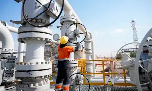 യുദ്ധം 10ാം ദിനം: ആളിക്കത്തി എണ്ണ വില, ബാരലിന് 116 ഡോളർ യുദ്ധം 10ാം ദിനം: ആളിക്കത്തി എണ്ണ വില, ബാരലിന് 116 ഡോളർ