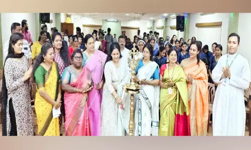 സ്ത്രീകൾക്ക് അവകാശങ്ങളെക്കുറിച്ചും നിയമങ്ങളെക്കുറിച്ചും ബോധ്യം വേണം -നടി സ്മിനു സിജോ സ്ത്രീകൾക്ക് അവകാശങ്ങളെക്കുറിച്ചും നിയമങ്ങളെക്കുറിച്ചും ബോധ്യം വേണം -നടി സ്മിനു സിജോ