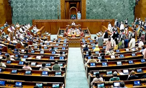 പശ്ചിമേഷ്യൻ സംഘർഷം: പ്രതിപക്ഷ ബഹളം, ലോക്സഭ നർത്തിവെച്ചു, രാജ്യസഭയിൽ ഇറങ്ങിപ്പോക്ക് പശ്ചിമേഷ്യൻ സംഘർഷം: പ്രതിപക്ഷ ബഹളം, ലോക്സഭ നർത്തിവെച്ചു, രാജ്യസഭയിൽ ഇറങ്ങിപ്പോക്ക്