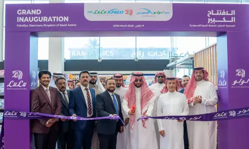 സൗദിയിൽ സാന്നിദ്ധ്യം വിപുലമാക്കി ലുലു ഗ്രൂപ്പ്; റിയാദിലും ദമ്മാമിലും പുതിയ സ്​റ്റോറുകൾ തുറന്നു