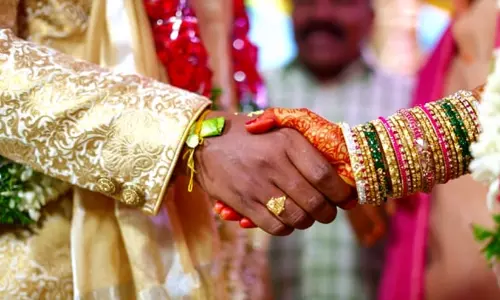 ഏഴാം വിവാഹത്തിനൊരുങ്ങി പിതാവ്; തടയണമെന്ന പരാതിയുമായി മകൻ പൊലീസ് സ്റ്റേഷനിൽ