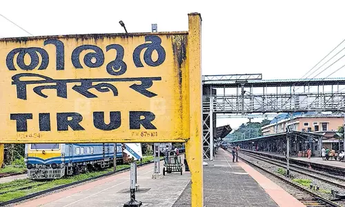 രണ്ട് ട്രെയിനുകൾക്ക് തിരൂരിൽ സ്റ്റോപ്പ്
