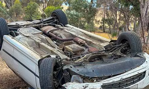 നിയന്ത്രണംവിട്ട് വീട്ടുമുറ്റത്തേക്ക് മറിഞ്ഞ കാറിൽ കഞ്ചാവ്