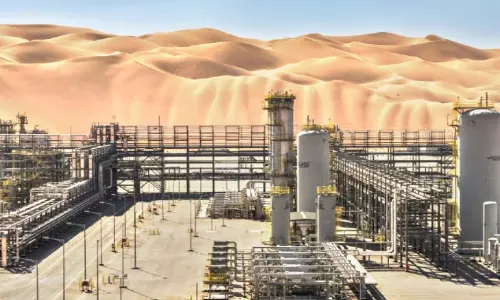 തുരുതുരാ മിസൈലുകളും ഡ്രോണുകളും, ലക്ഷ്യത്തിലെത്തും മുമ്പ്​ പ്രതിരോധിച്ച്​ സൗദി