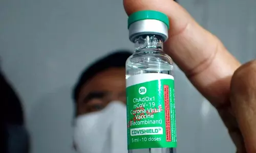 കോവിഡ് വാക്സിൻ പാർശ്വഫലങ്ങൾക്കുള്ള നഷ്ടപരിഹാര നയം രൂപീകരിക്കാൻ കേന്ദ്രത്തോട് സുപ്രീംകോടതി