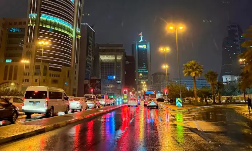 ബഹ്‌റൈനിൽ മഴ തുടരുന്നു; ജാഗ്രത നിർദേശം