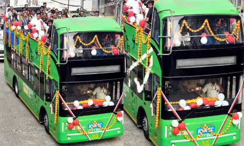 വരൂ, ഡബിൾ ഡക്കർ ബസിൽ മാനാഞ്ചിറയും ബീച്ചും ചുറ്റിക്കറങ്ങാം