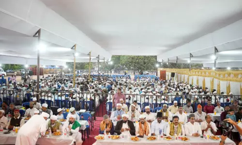 ഗ്രാ​ൻ​ഡ് ഇ​ഫ്താ​ർ മീ​റ്റ് സം​ഘ​ടി​പ്പി​ച്ചു