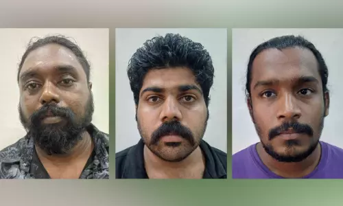 യു​വാ​വി​നെ ത​ട്ടി​ക്കൊ​ണ്ടു​പോ​യി കാ​റും പ​ണ​വും ക​വ​ർ​ന്ന കേ​സ്: മൂ​ന്ന് പ്ര​തി​ക​ൾ പി​ടി​യി​ൽ