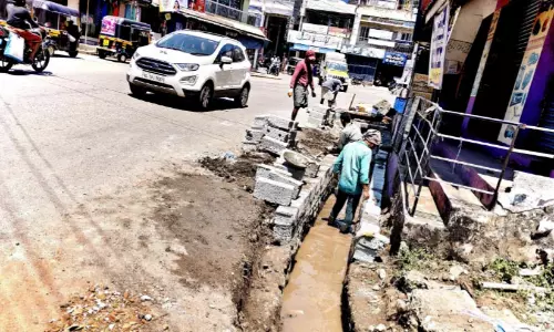 വെള്ളറട ജങ്ഷനിൽ അപകടക്കെണിയായി ഓട