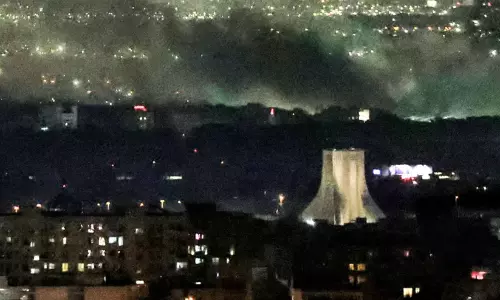 12ാം ദിവസത്തേക്ക് കടന്ന് യുദ്ധം: 10000 സിവിലിയൻ കേന്ദ്രങ്ങൾ ആക്രമിക്കപ്പെട്ടെന്ന് ഇറാൻ