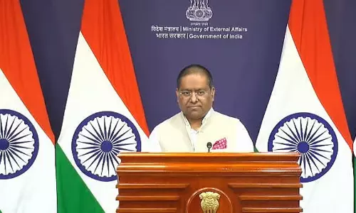 പശ്ചിമേഷ്യൻ സംഘർഷം: രണ്ട് ഇന്ത്യക്കാർ കൊല്ലപ്പെട്ടു; ഹോർമുസ് കടലിടുക്കിൽ കുടുങ്ങിക്കിടക്കുന്നത് 28 ഇന്ത്യൻ കപ്പലുകൾ