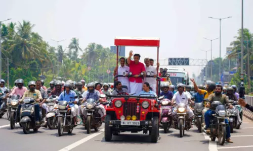 ദേശീയപാത 66 ഉദ്ഘാടനം: മന്ത്രി റിയാസിന്റെ പ്രതിഷേധ റോഡ് ഷോ