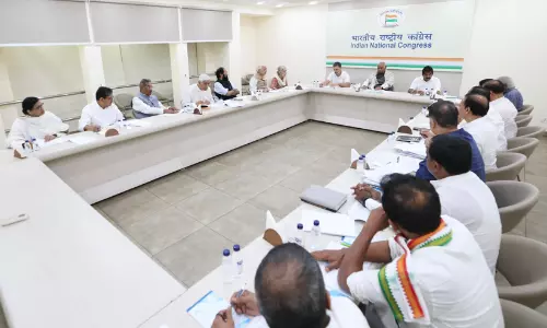 31 സ്ഥാനാർഥികളെ തീരുമാനിച്ച് കോൺഗ്രസ്; 19 സിറ്റിങ് എം.എൽ.എമാർ ആദ്യ പട്ടികയിൽ; മൂന്നുപേർ പുറത്ത്