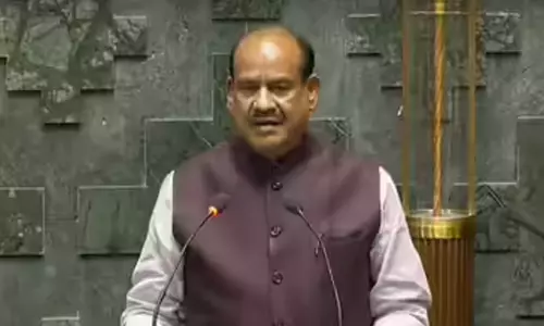 സ്പീക്കറെ നീക്കാനുള്ള പ്രമേയം ശബ്ദവോട്ടോടെ തള്ളി