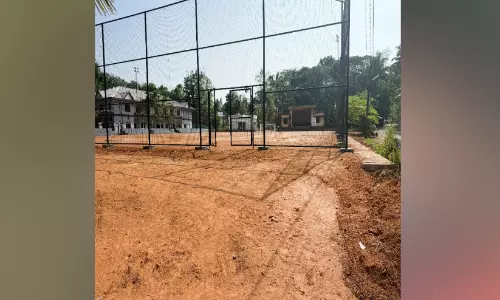 നിർമാണം പൂർത്തിയാക്കാതെ സ്റ്റേഡിയം ഉദ്ഘാടനം; പഞ്ചായത്ത് പ്രസിഡന്റ് ഇറങ്ങിപ്പോയി