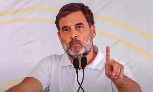 എപ്സ്റ്റീനും അദാനിയുമാണ് പ്രധാനമന്ത്രിയുടെ ആശങ്ക; അതുകൊണ്ടാണ് അദ്ദേഹം പാർലമെന്റിൽ വരാൻ മടിക്കുന്നത് -രാഹുൽ ഗാന്ധി എപ്സ്റ്റീനും അദാനിയുമാണ് പ്രധാനമന്ത്രിയുടെ ആശങ്ക; അതുകൊണ്ടാണ് അദ്ദേഹം പാർലമെന്റിൽ വരാൻ മടിക്കുന്നത് -രാഹുൽ ഗാന്ധി