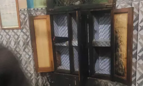 ഹരിയാനയിൽ മസ്ജിദിന് തീയിട്ട് അജ്ഞാതർ:  ഇമാം അടക്കം മൂന്നുപേർ രക്ഷപ്പെട്ടു