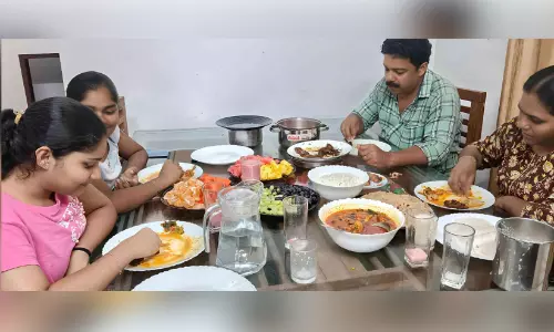 റമദാൻ മാസത്തിൽ നോമ്പെടുത്ത് ലിനീഷും കുടുംബവും