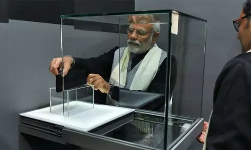 പ്രധാനമന്ത്രിക്ക് നേരിട്ട് കൈമാറിയത്; ചെങ്കോട്ടയിലെ മ്യൂസിയത്തിൽ നിന്ന് സുഭാഷ് ചന്ദ്രബോസിന്‍റെ തൊപ്പി കാണാതായി