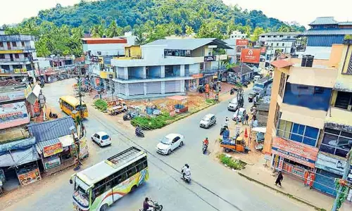 കോ​ന്നി​യി​ൽ ച​ർ​ച്ച വി​ക​സ​നം; പോ​രാ​ട്ടം ക​ടു​ക്കും