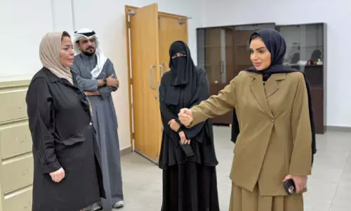 മന്ത്രി ഡോ.അംതാൽ അൽ ഹുവൈല ഷെൽട്ടർ സെന്റർ പരിശോധിച്ചു മന്ത്രി ഡോ.അംതാൽ അൽ ഹുവൈല ഷെൽട്ടർ സെന്റർ പരിശോധിച്ചു