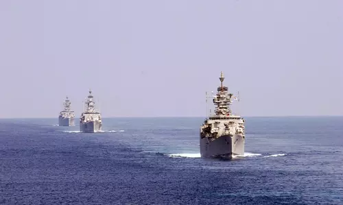 യു.എസ് അഞ്ചാം കപ്പൽ പടയുടെ ഭാഗമായ യു.എസ്.എസ് ജെറാൾഡ് ആർ ഫോർഡിൽ തീപിടുത്തം; രണ്ട് സൈനികർക്ക് പരിക്ക്