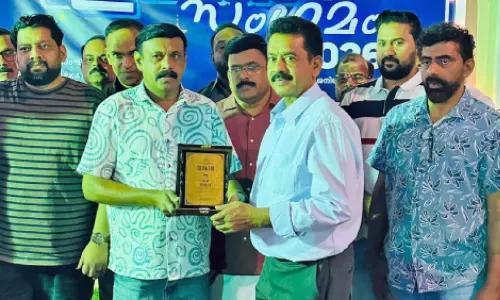 ഇ.​കെ. നാ​സ​റി​ന്​ നി​ല​മ്പൂ​ർ പ്ര​വാ​സി സം​ഘ​ട​ന യാ​ത്ര​യ​യ​പ്പ് ന​ൽ​കി