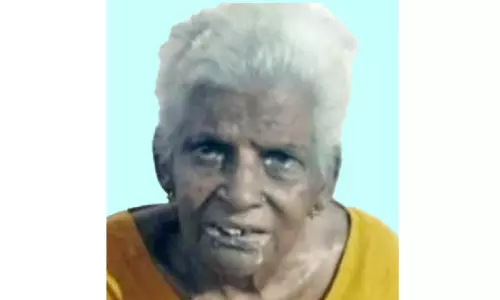 വയോധികയെ കടിച്ചുകൊന്ന തെരുവ് നായെ നാട്ടുകാർ കൊന്നു