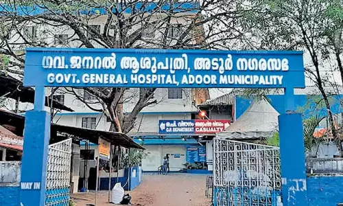 താലൂക്ക് ആശുപത്രി മോർച്ചറിയിൽ മൃതദേഹം അഴുകിയതായി പരാതി താലൂക്ക് ആശുപത്രി മോർച്ചറിയിൽ മൃതദേഹം അഴുകിയതായി പരാതി