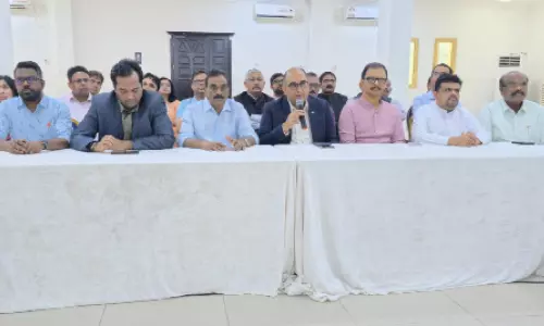 കൂ​ടു​ത​ൽ ഇ​ന്ത്യ​ൻ പ്ര​വാ​സി​ക​ളെ നാ​ട്ടി​ലെ​ത്തിച്ചു;   വി​വി​ധ മേ​ഖ​ല​ക​ളി​ലെ സേ​വ​ന​ങ്ങ​ൾ സാ​ധാ​ര​ണ നി​ല​യി​ൽ തു​ട​രു​ന്നു​ -ആ​ഭ്യ​ന്ത​ര മ​ന്ത്രാ​ല​യം