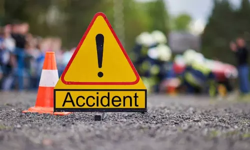 ബഹ്റൈനിൽ വാഹനാപകടം: രണ്ട് കാൽനടയാത്രക്കാർ മരിച്ചു ബഹ്റൈനിൽ വാഹനാപകടം: രണ്ട് കാൽനടയാത്രക്കാർ മരിച്ചു