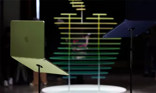 ആപ്പിളിന്റെ പുതിയ മാറ്റം; ഏറ്റവും എളുപ്പത്തിൽ നന്നാക്കാവുന്ന ലാപ്ടോപ്പുമായി മാക് ബുക്ക് നിയോ ആപ്പിളിന്റെ പുതിയ മാറ്റം; ഏറ്റവും എളുപ്പത്തിൽ നന്നാക്കാവുന്ന ലാപ്ടോപ്പുമായി മാക് ബുക്ക് നിയോ