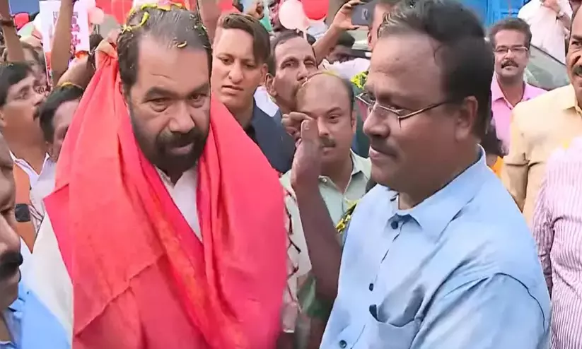 മണ്ഡലങ്ങളിൽ റോഡ് ഷോ ആരംഭിച്ച് സി.പി.എം: സമയം പാഴാക്കാനില്ലെന്ന് സ്ഥാനാർഥികൾ മണ്ഡലങ്ങളിൽ റോഡ് ഷോ ആരംഭിച്ച് സി.പി.എം: സമയം പാഴാക്കാനില്ലെന്ന് സ്ഥാനാർഥികൾ