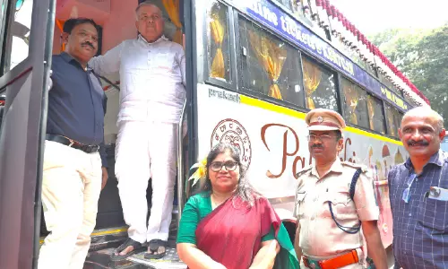 വനിതദിനാഘോഷത്തിൽ പുതിയ ബസുകൾ ഫ്ലാഗ് ഓഫ് ചെയ്തു