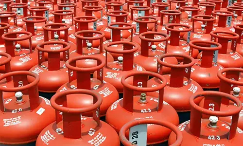 ഗാർഹിക പാചകവാതകം; ശക്തമായ നടപടിയുമായി ജില്ല ഭരണകൂടം