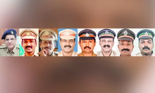 തൃശൂരിലെ എട്ട് എക്സൈസ് ഉദ്യോഗസ്ഥർക്ക് കമീഷണറുടെ ബാഡ്ജ് ഓഫ് എക്സലൻസ് തൃശൂരിലെ എട്ട് എക്സൈസ് ഉദ്യോഗസ്ഥർക്ക് കമീഷണറുടെ ബാഡ്ജ് ഓഫ് എക്സലൻസ്