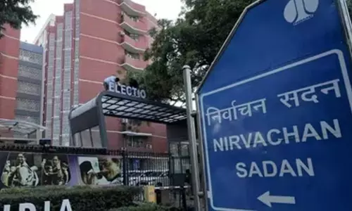 കേരളമടക്കം അഞ്ചിടങ്ങളിലെ നിയമസഭാ തെരഞ്ഞെടുപ്പ് തീയതി പ്രഖ്യാപിക്കുന്നു കേരളമടക്കം അഞ്ചിടങ്ങളിലെ നിയമസഭാ തെരഞ്ഞെടുപ്പ് തീയതി പ്രഖ്യാപിക്കുന്നു