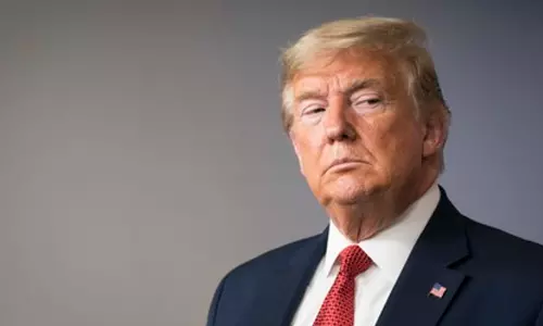 ഹുർമുസിൽ കവചമൊരുക്കാൻ യു.എസ്; കുടുങ്ങിക്കിടക്കുന്നത് 1000ഓളം കപ്പലുകൾ